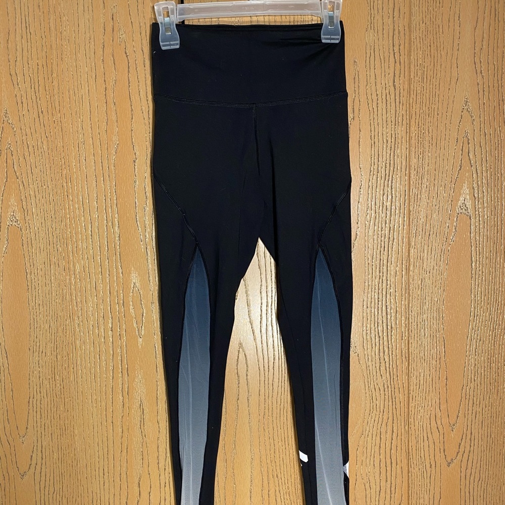 PINK Victoria’s Secret Leggings with blue mesh
